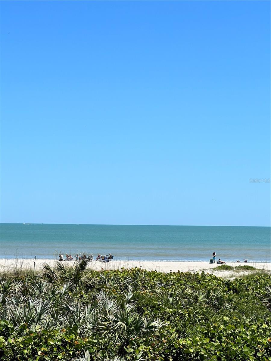 Image 27 of 32 For 500 Beach Park Lane V209