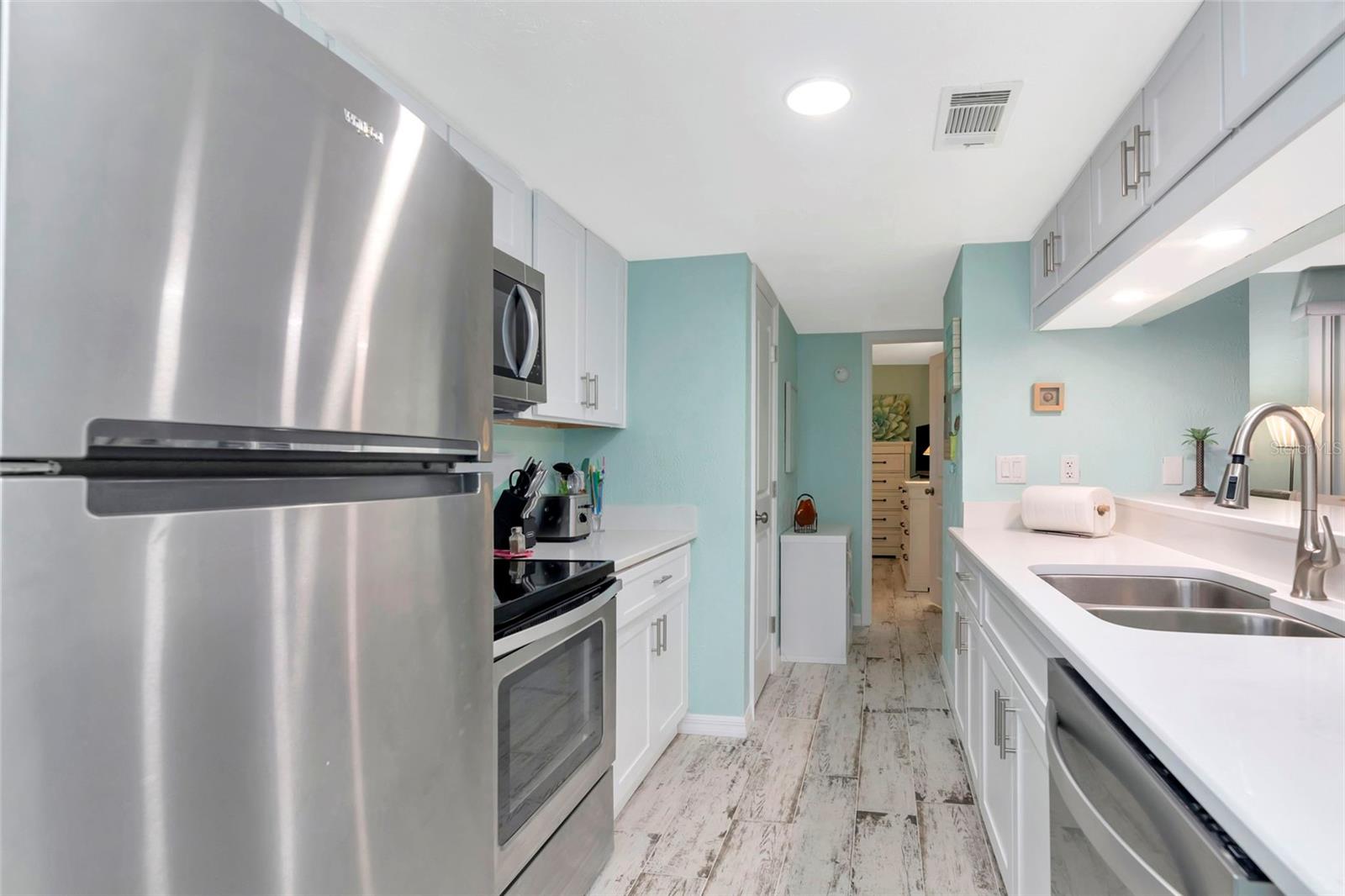 Image 14 of 65 For 4230 36th Avenue S B