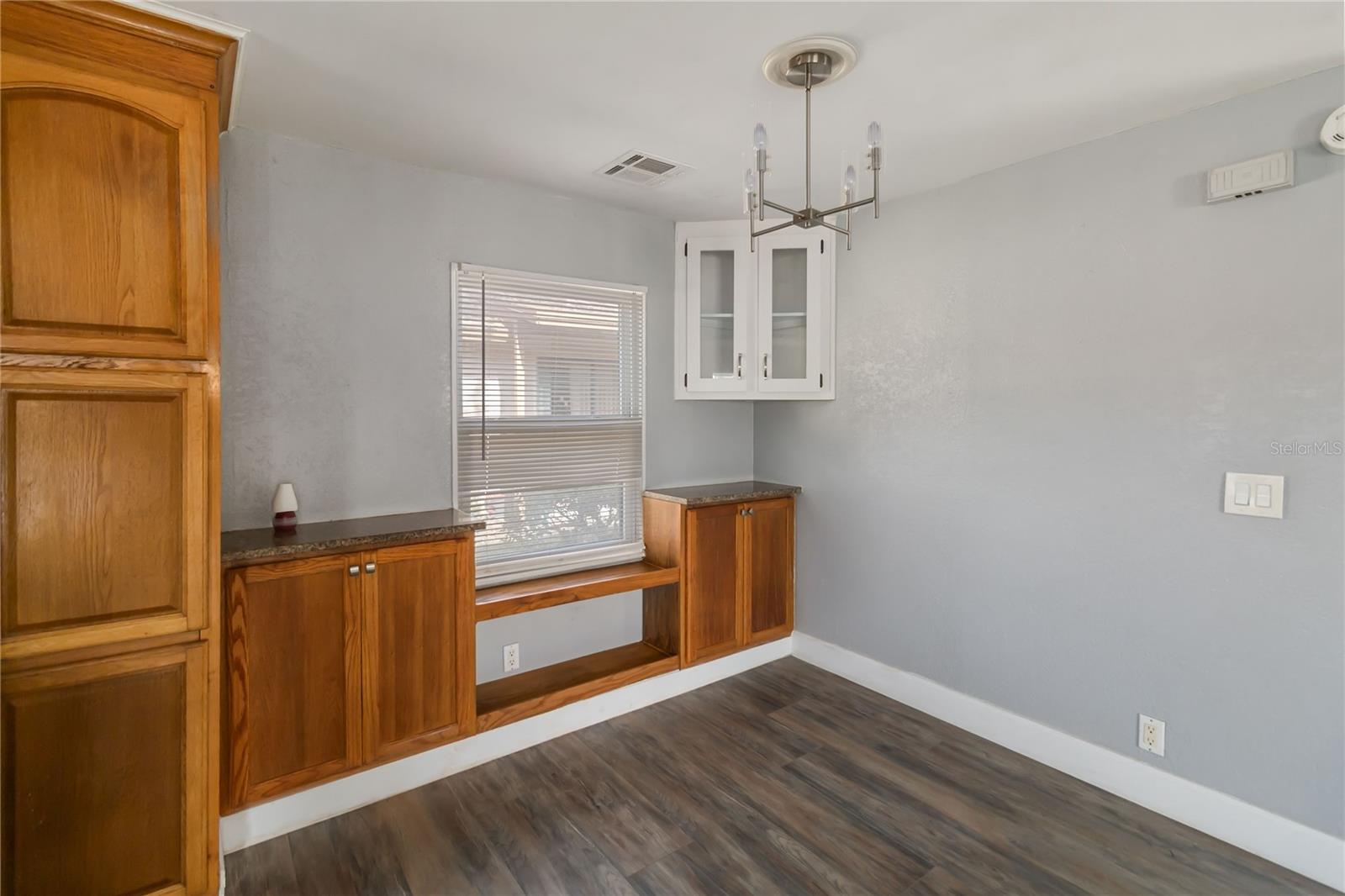 Image 12 of 19 For 312 Eron Way 4