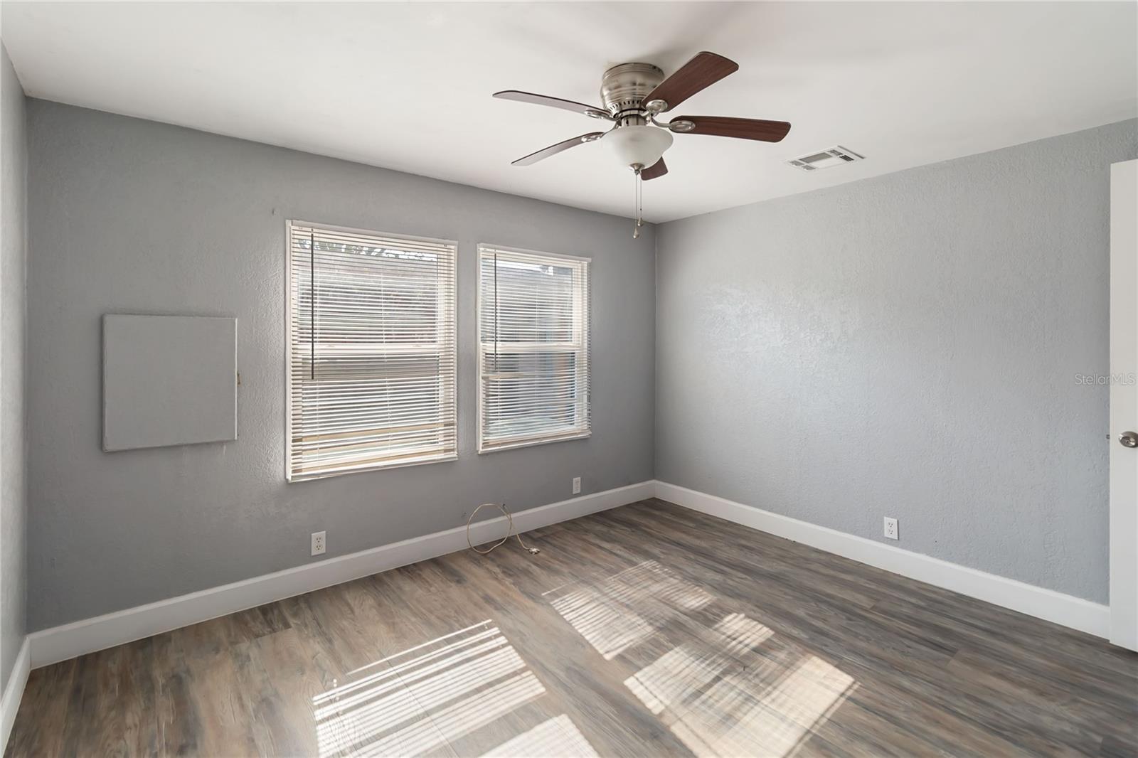 Image 15 of 19 For 312 Eron Way 4