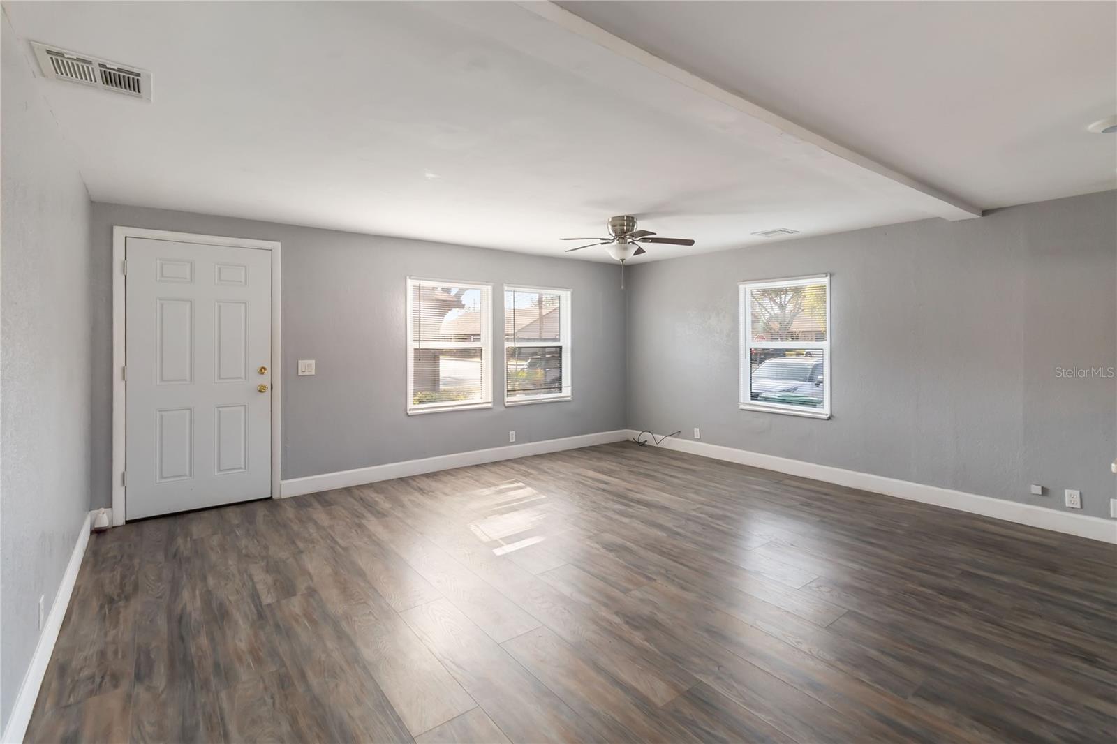 Image 5 of 19 For 312 Eron Way 4