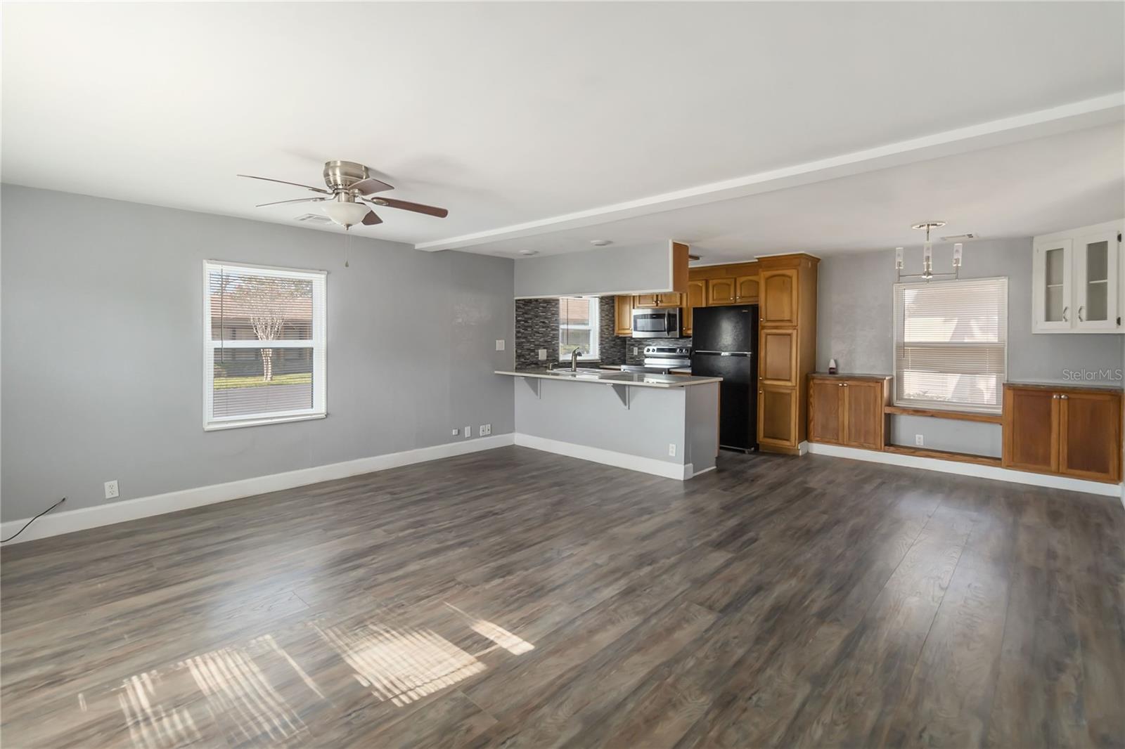 Image 6 of 19 For 312 Eron Way 4