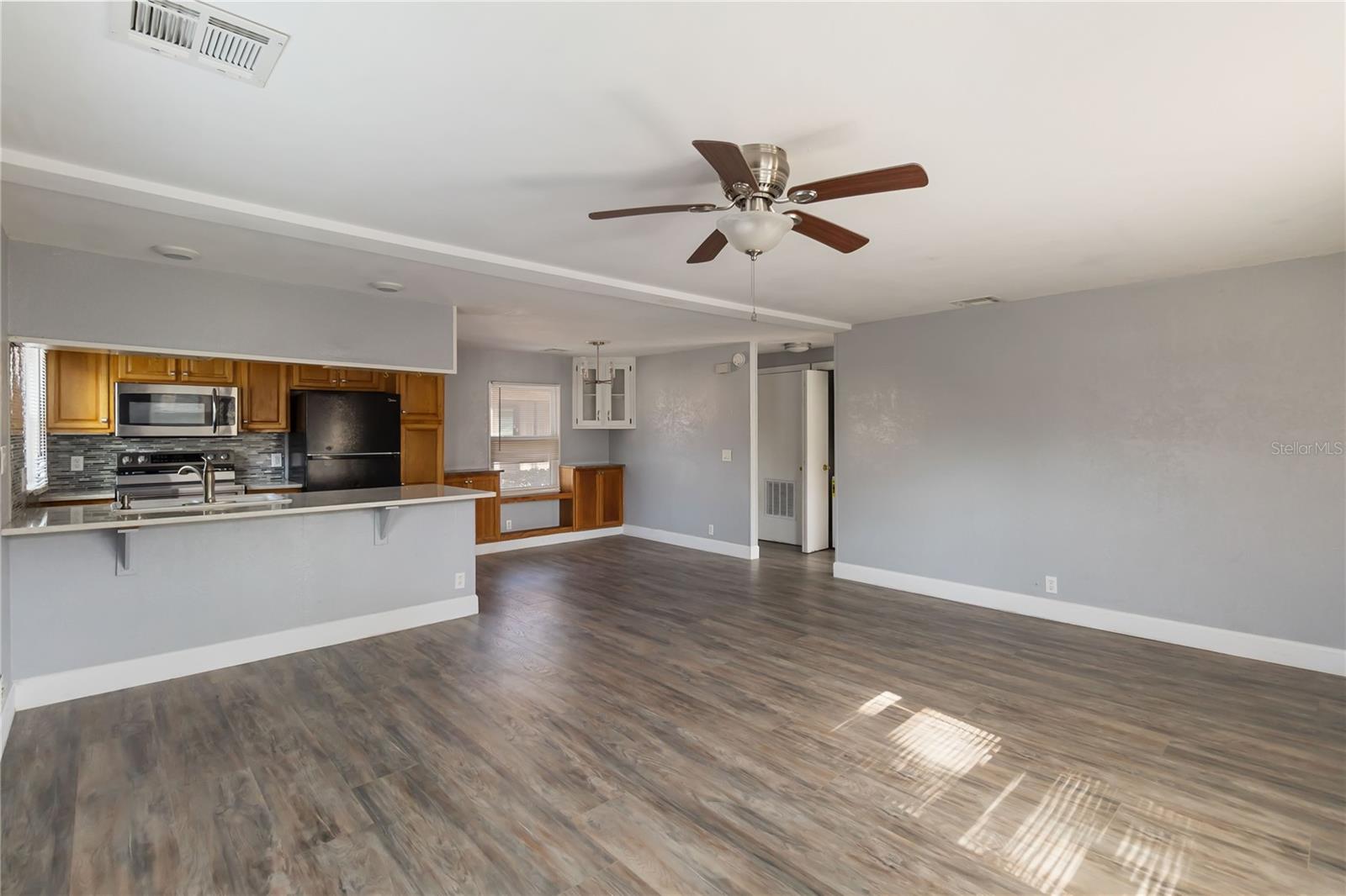 Image 7 of 19 For 312 Eron Way 4