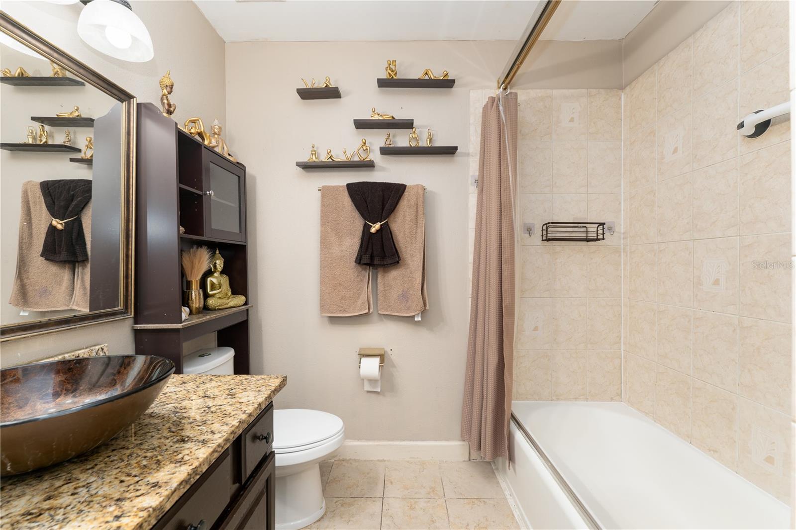 Image 19 of 29 For 2936 Curry Woods Drive