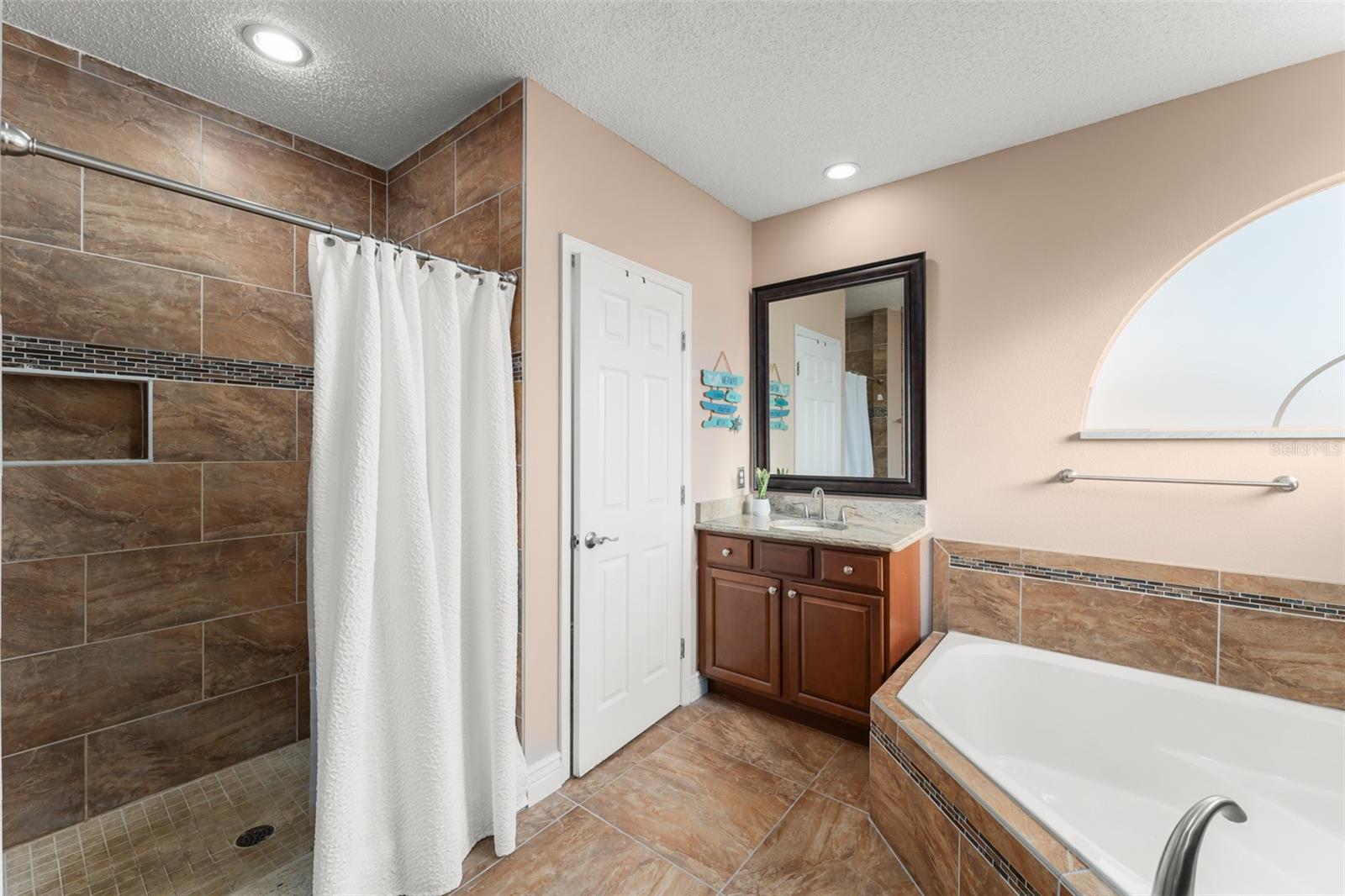 Image 8 of 39 For 133 Limerick Court