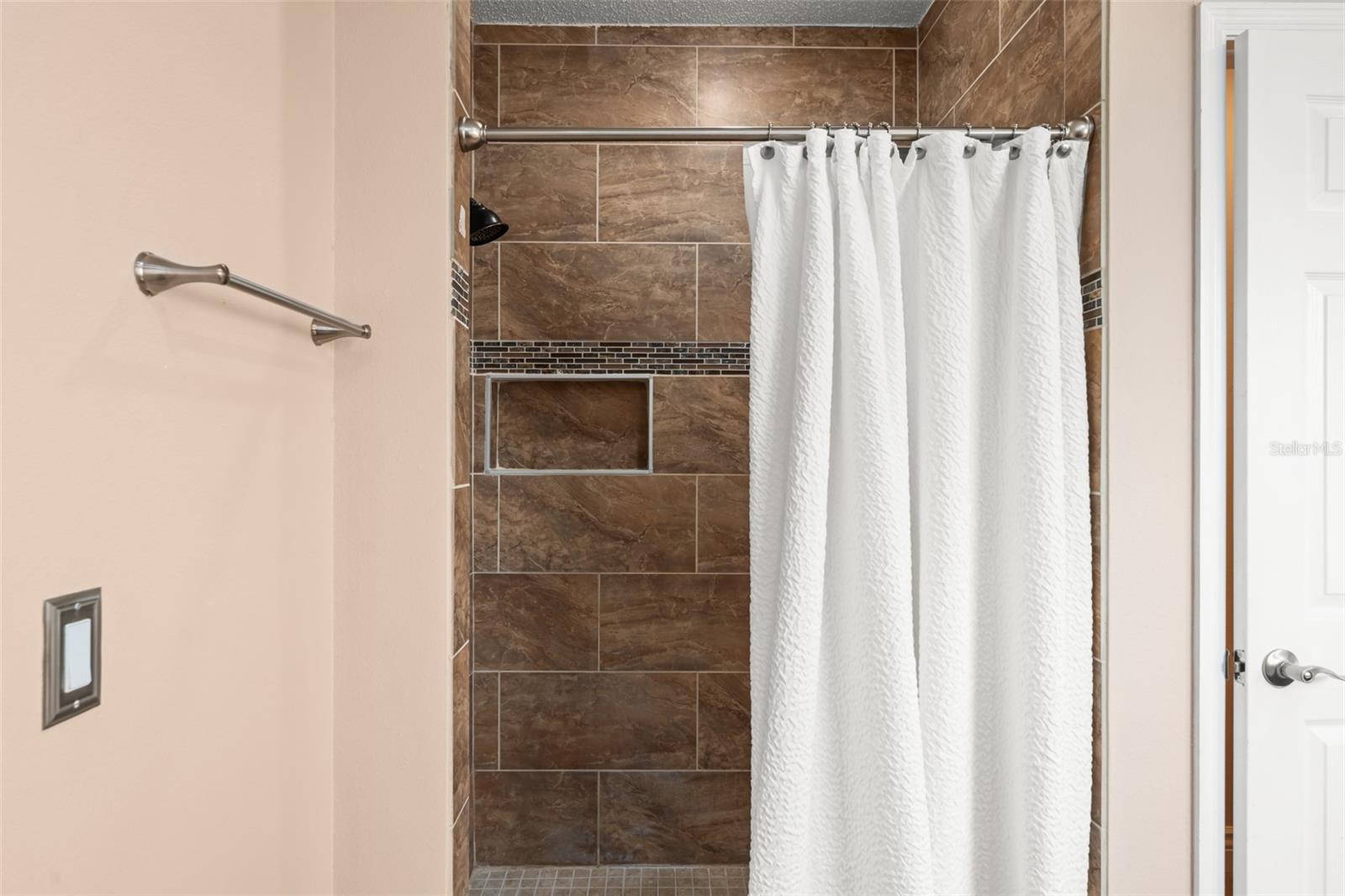 Image 9 of 39 For 133 Limerick Court