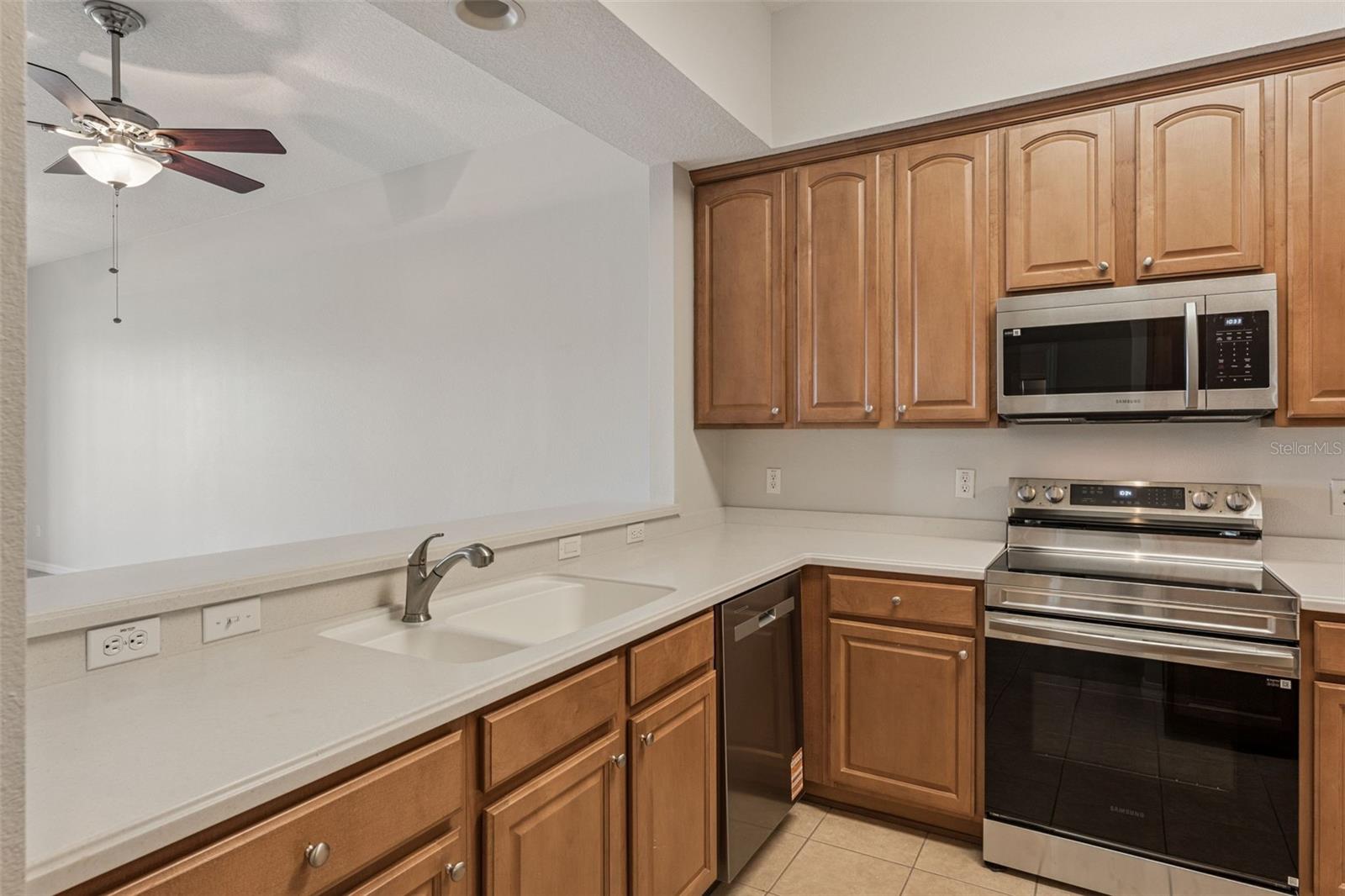 Image 5 of 28 For 9423 Myrtle Creek Lane 504