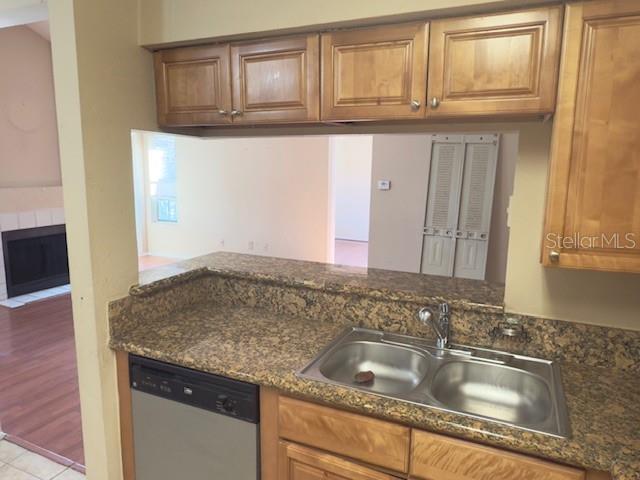 Image 7 of 40 For 208 Afton Square 307