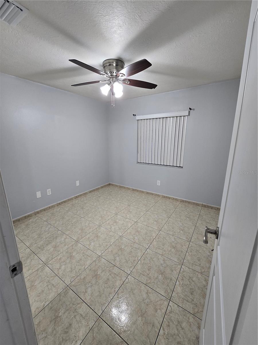 Image 13 of 23 For 927 Grand Cayman Court