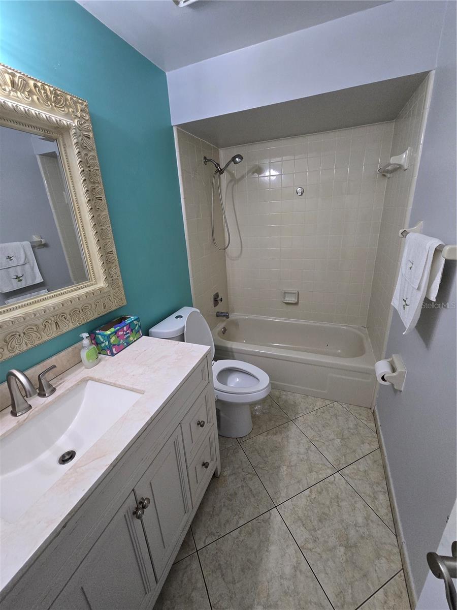 Image 17 of 23 For 927 Grand Cayman Court