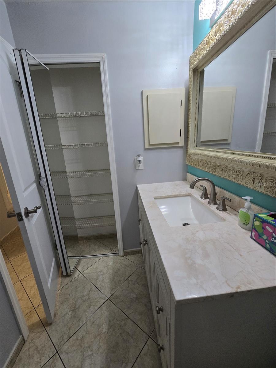 Image 18 of 23 For 927 Grand Cayman Court