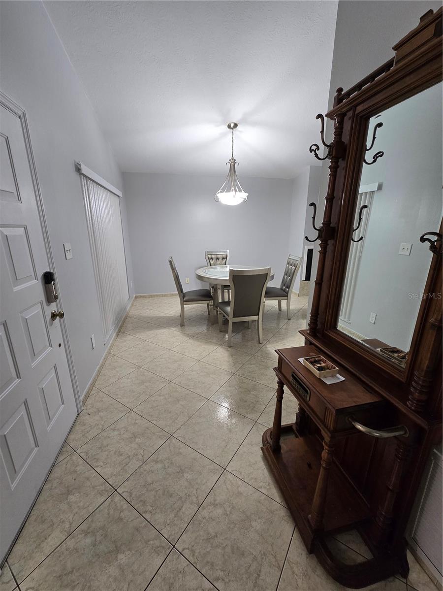 Image 3 of 23 For 927 Grand Cayman Court