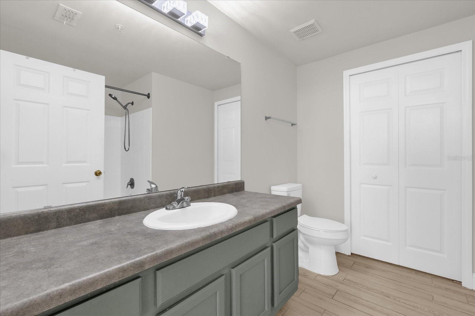 Image 19 of 26 For 3304 Westchester Square Boulevard 102