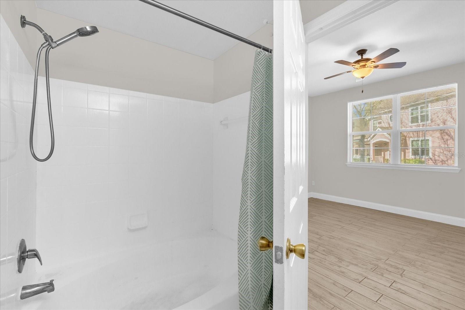 Image 20 of 26 For 3304 Westchester Square Boulevard 102