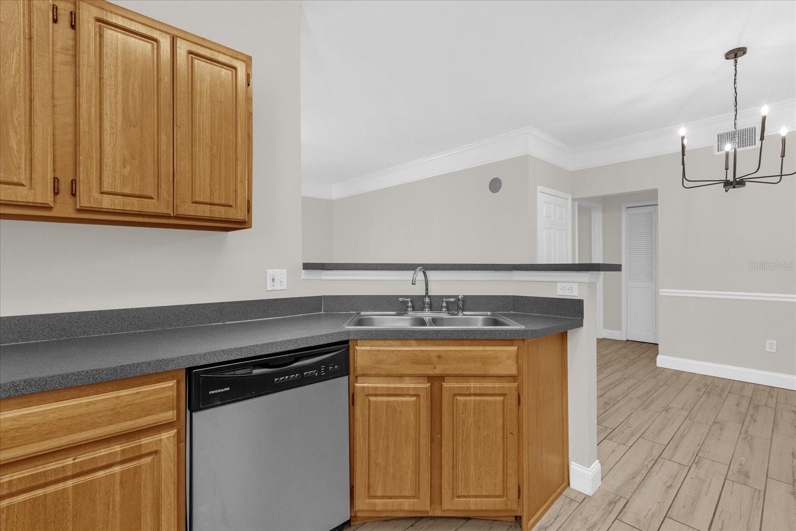 Image 9 of 26 For 3304 Westchester Square Boulevard 102