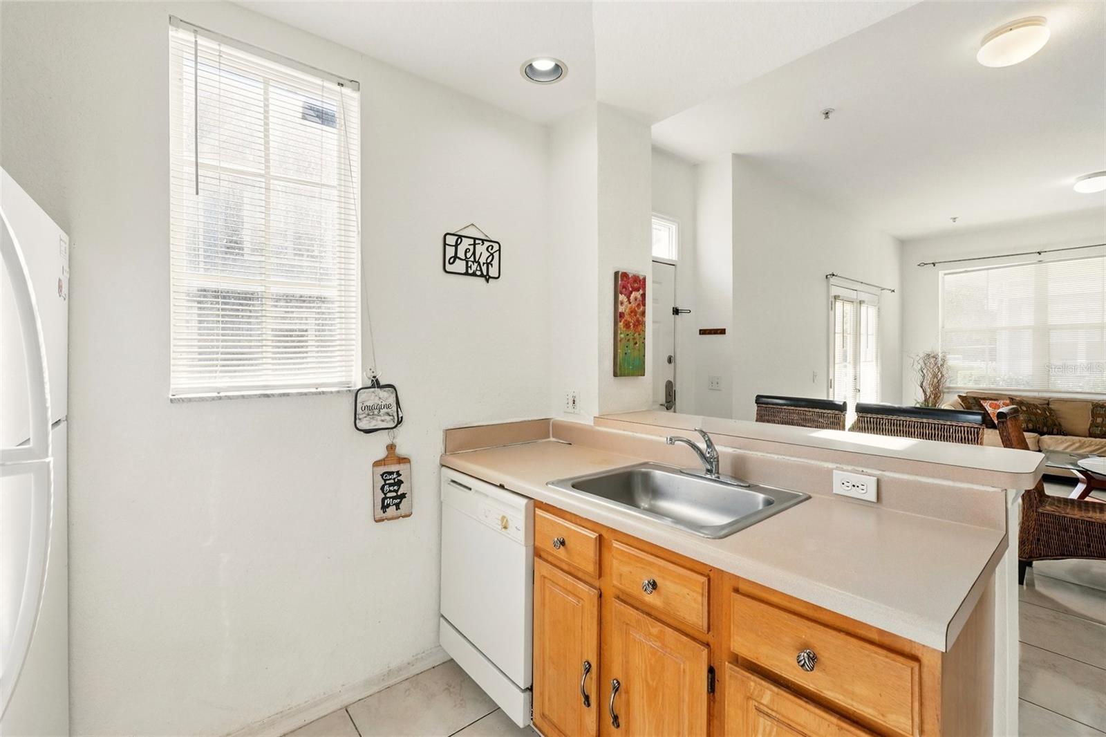 Image 18 of 35 For 4005 Venetian Bay Drive 108