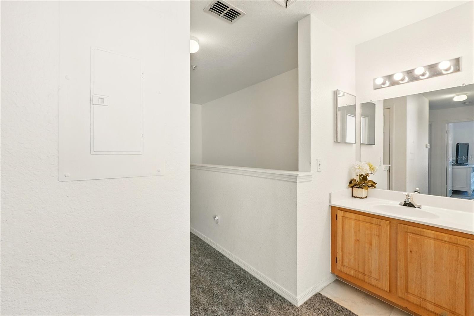 Image 21 of 35 For 4005 Venetian Bay Drive 108