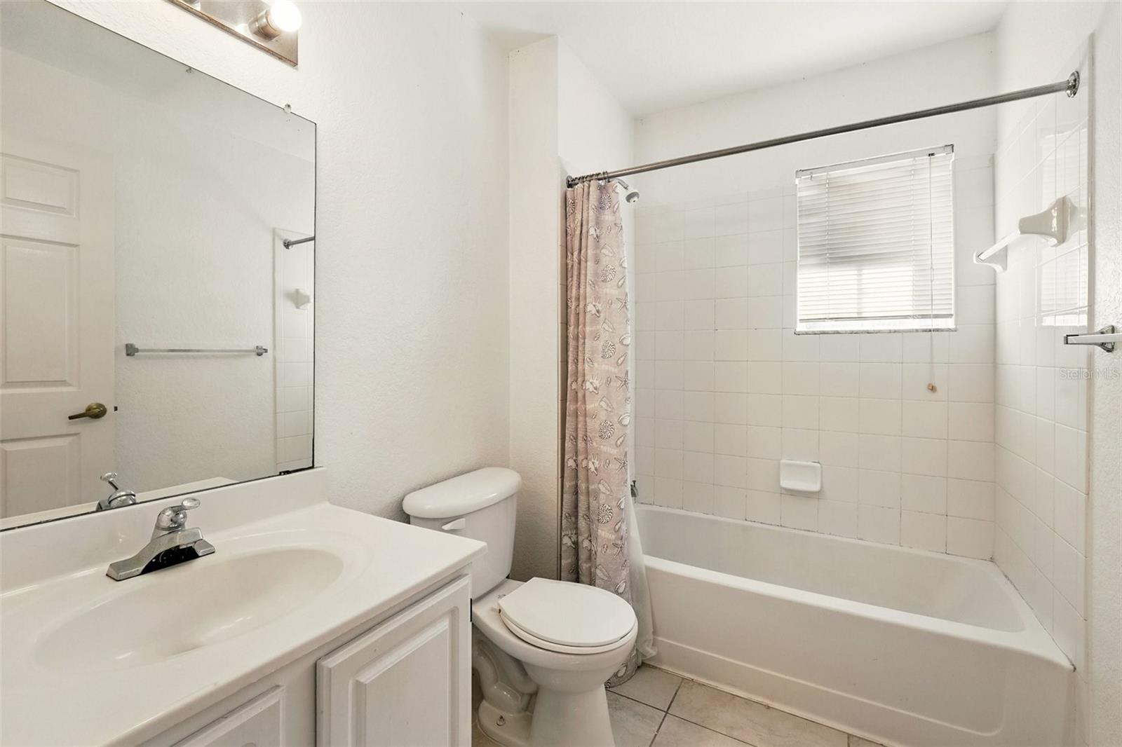 Image 26 of 35 For 4005 Venetian Bay Drive 108