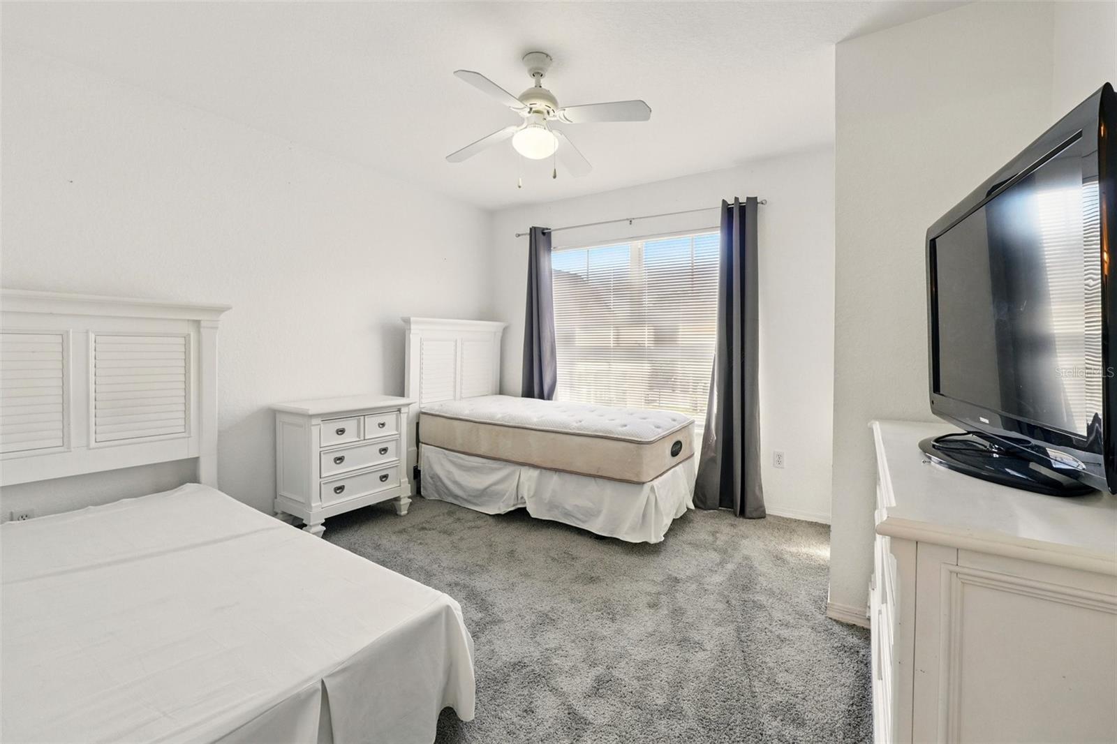 Image 29 of 35 For 4005 Venetian Bay Drive 108