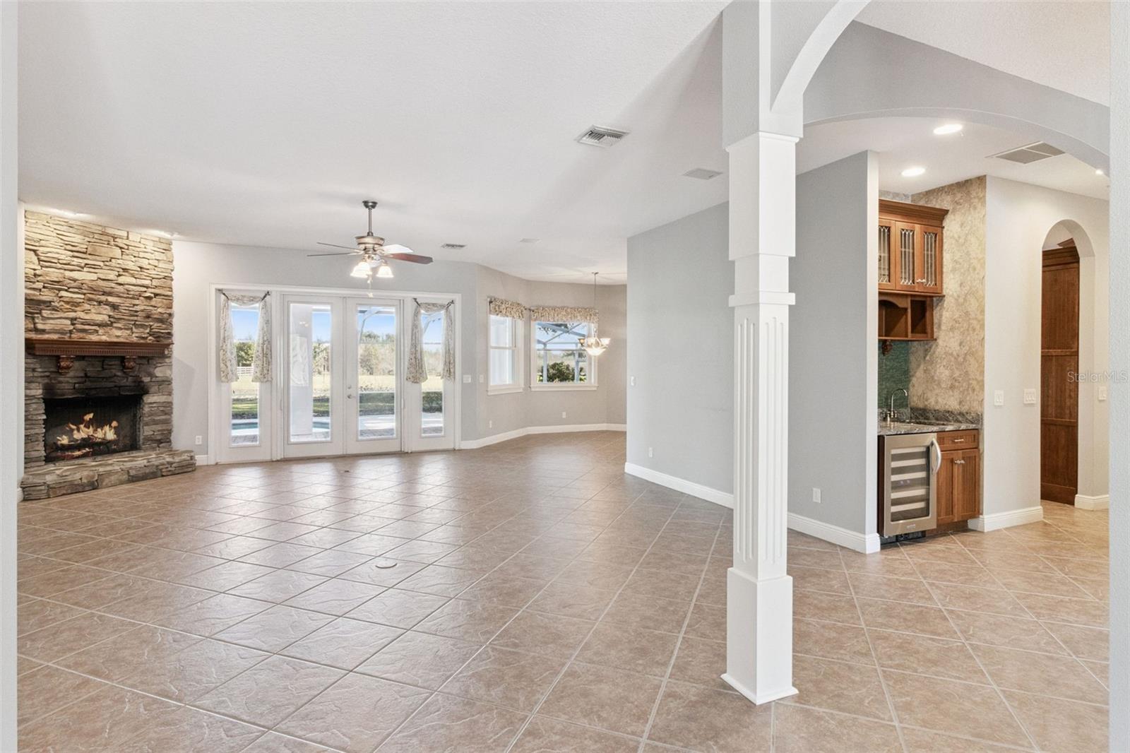 Image 11 of 62 For 4636 Knights Griffin Road