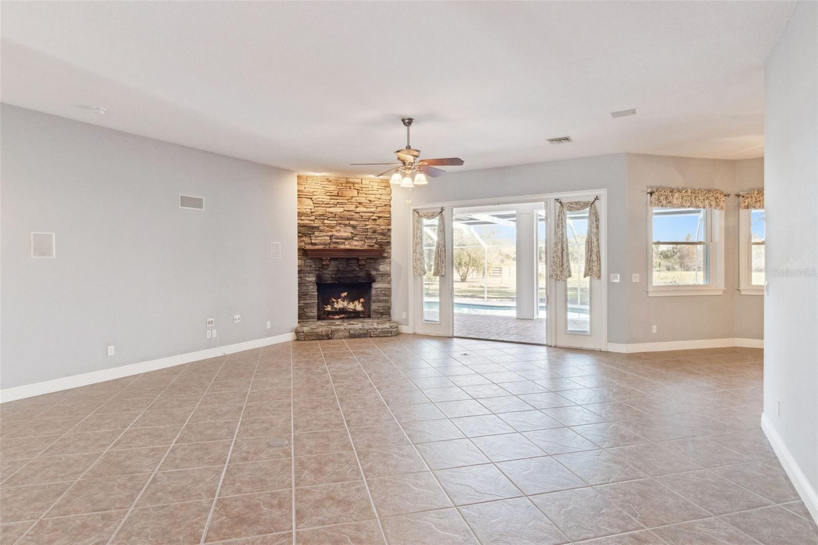 Image 8 of 62 For 4636 Knights Griffin Road