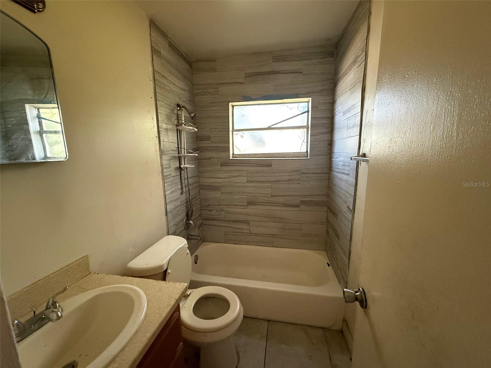 Image 4 of 6 For 621 Westdale Avenue