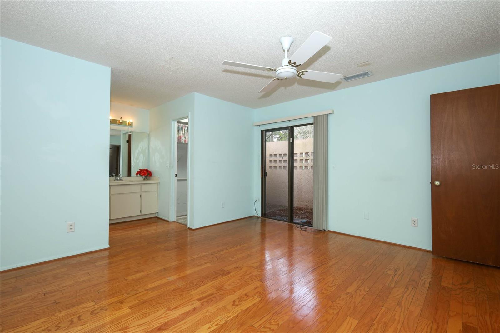 Image 16 of 36 For 430 Pinesong Drive