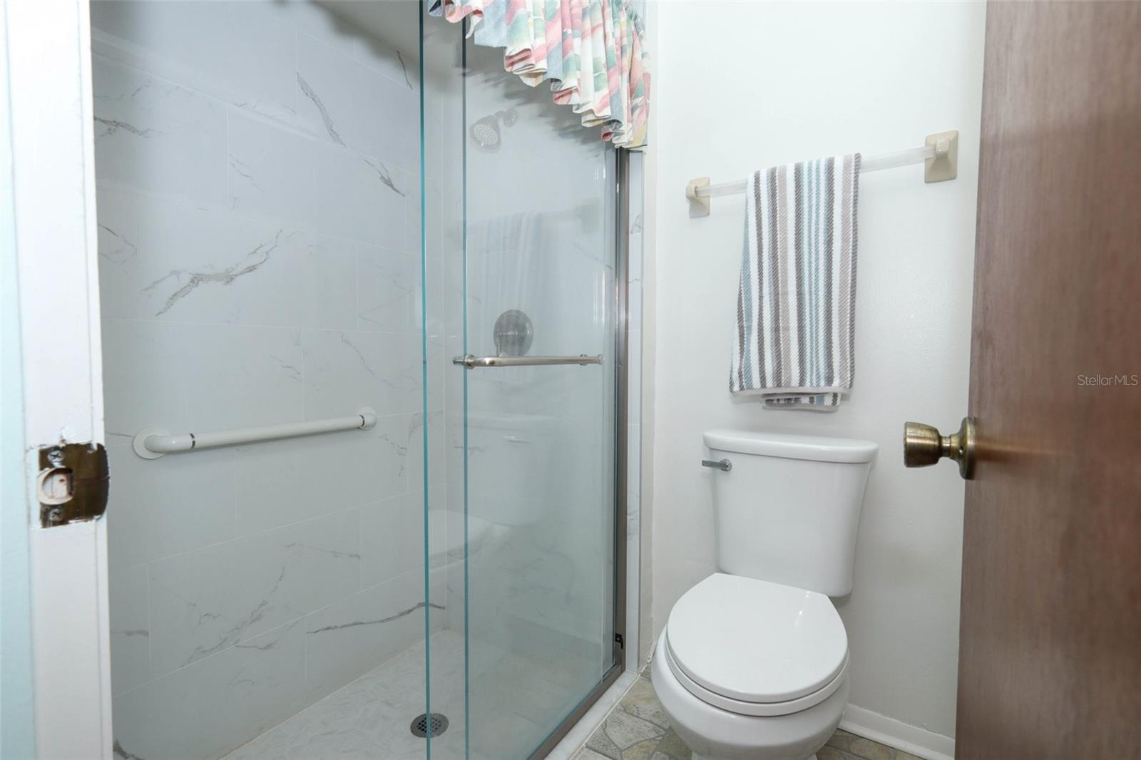 Image 19 of 36 For 430 Pinesong Drive