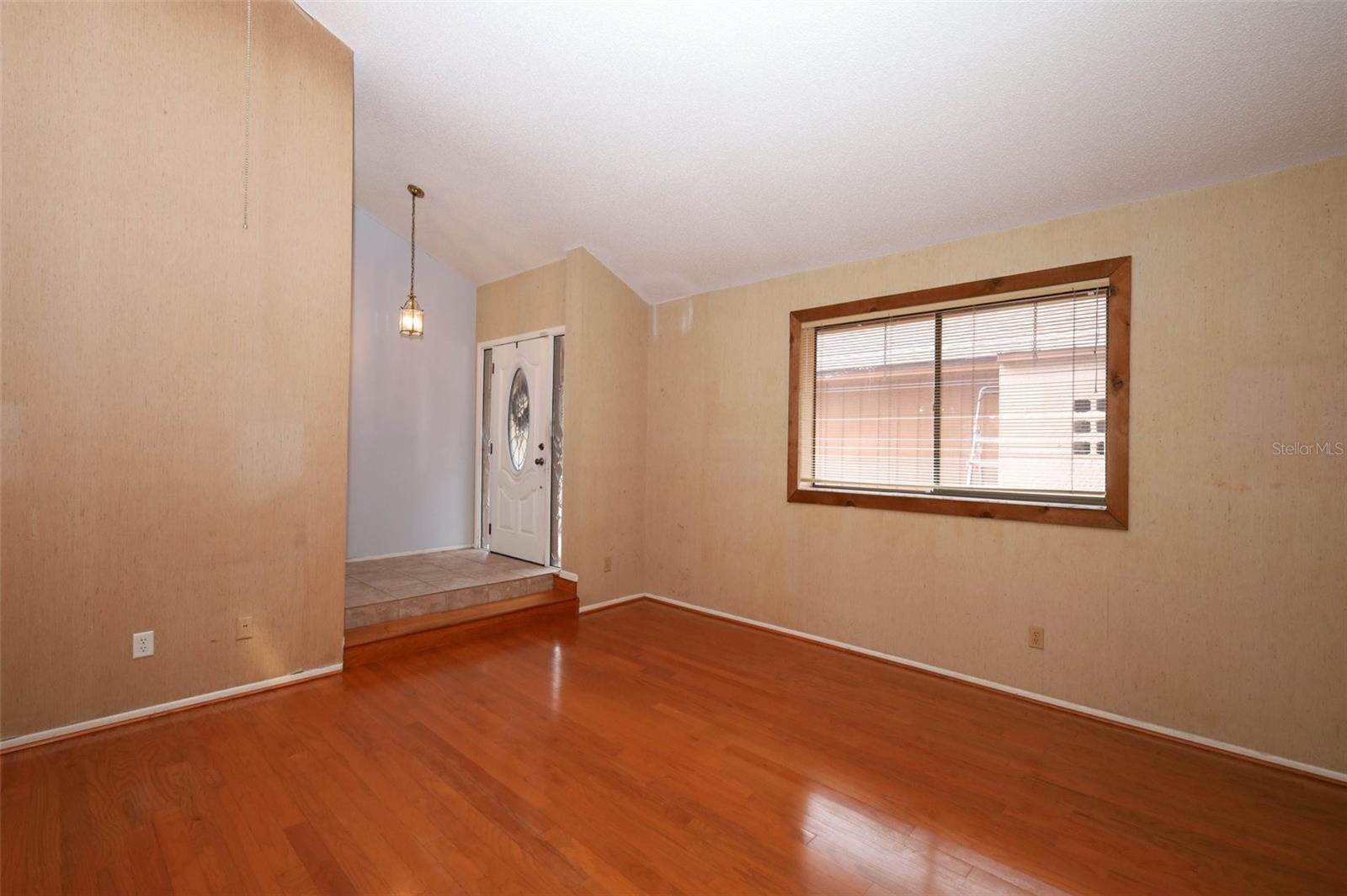 Image 4 of 36 For 430 Pinesong Drive