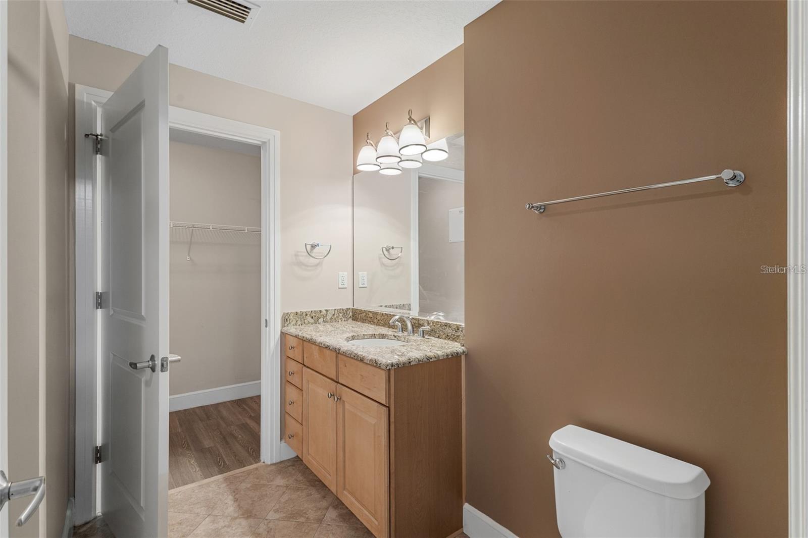 Image 11 of 21 For 101 Eola Drive 1007