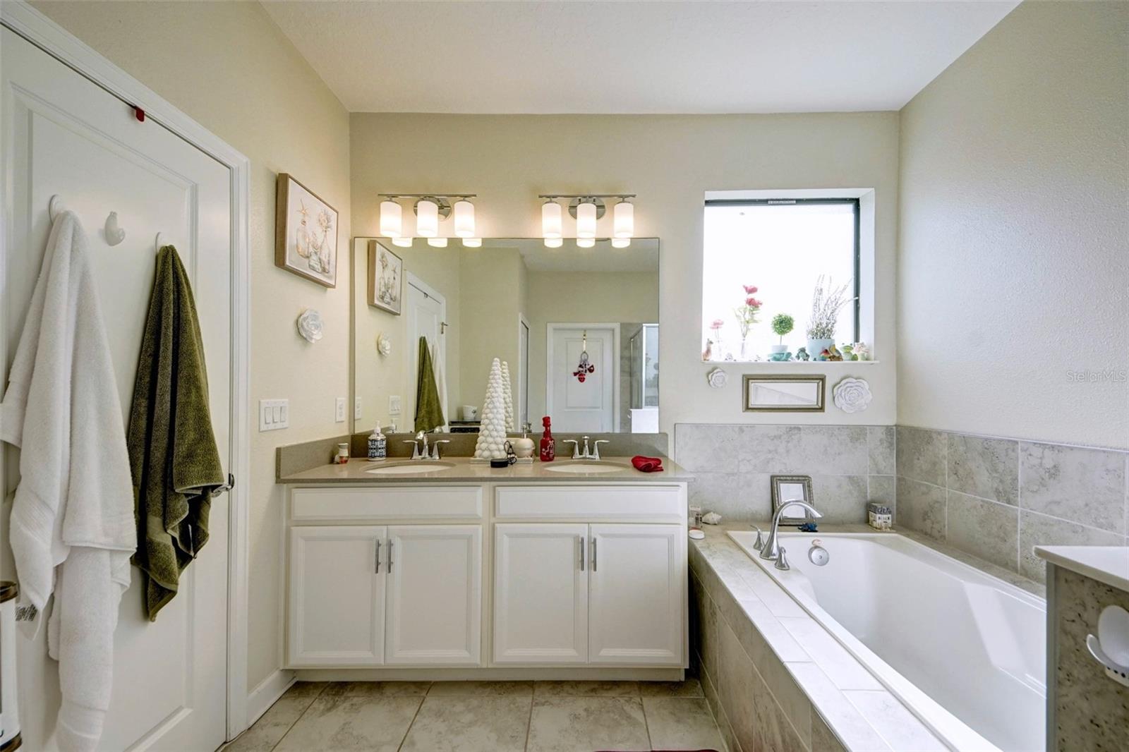 Image 19 of 41 For 8506 Wingfoot Road