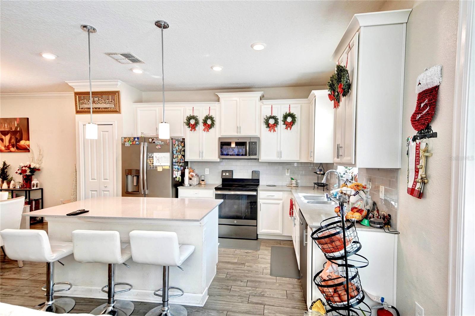 Image 9 of 41 For 8506 Wingfoot Road