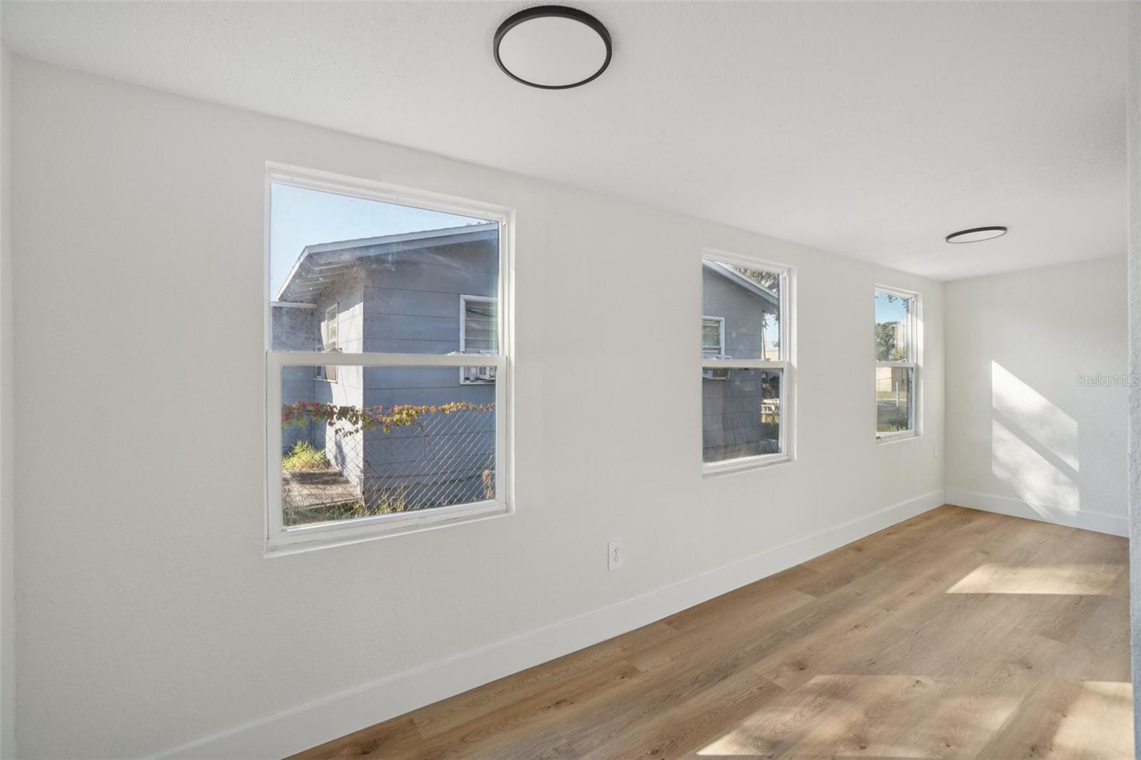 Image 9 of 20 For 3720 12th Avenue S