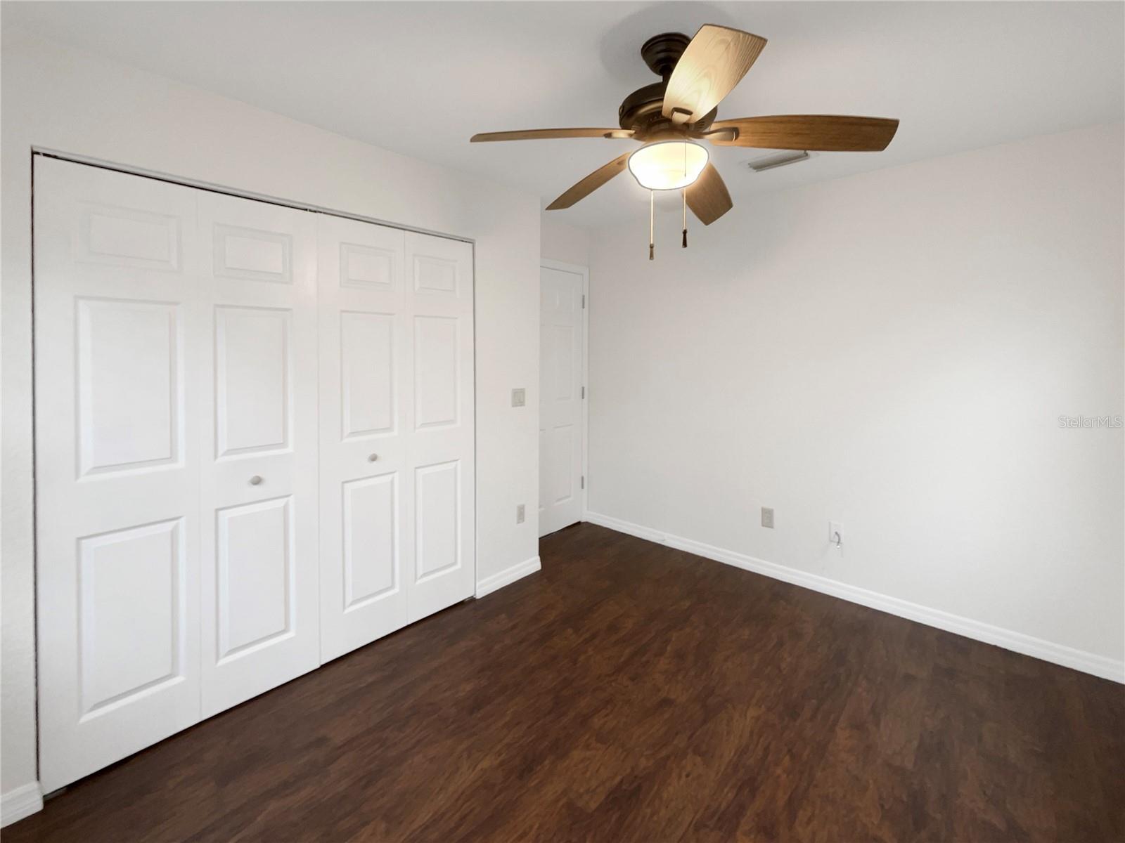 Image 18 of 23 For 930 School Street