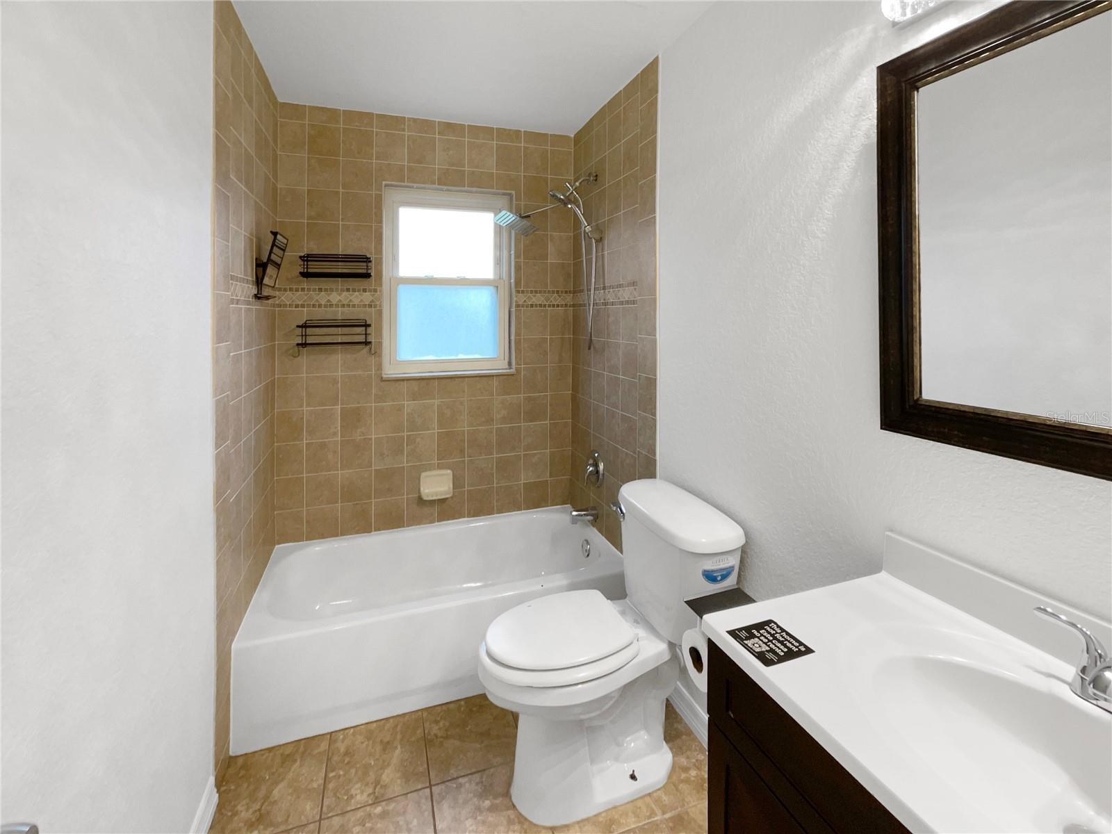 Image 20 of 23 For 930 School Street