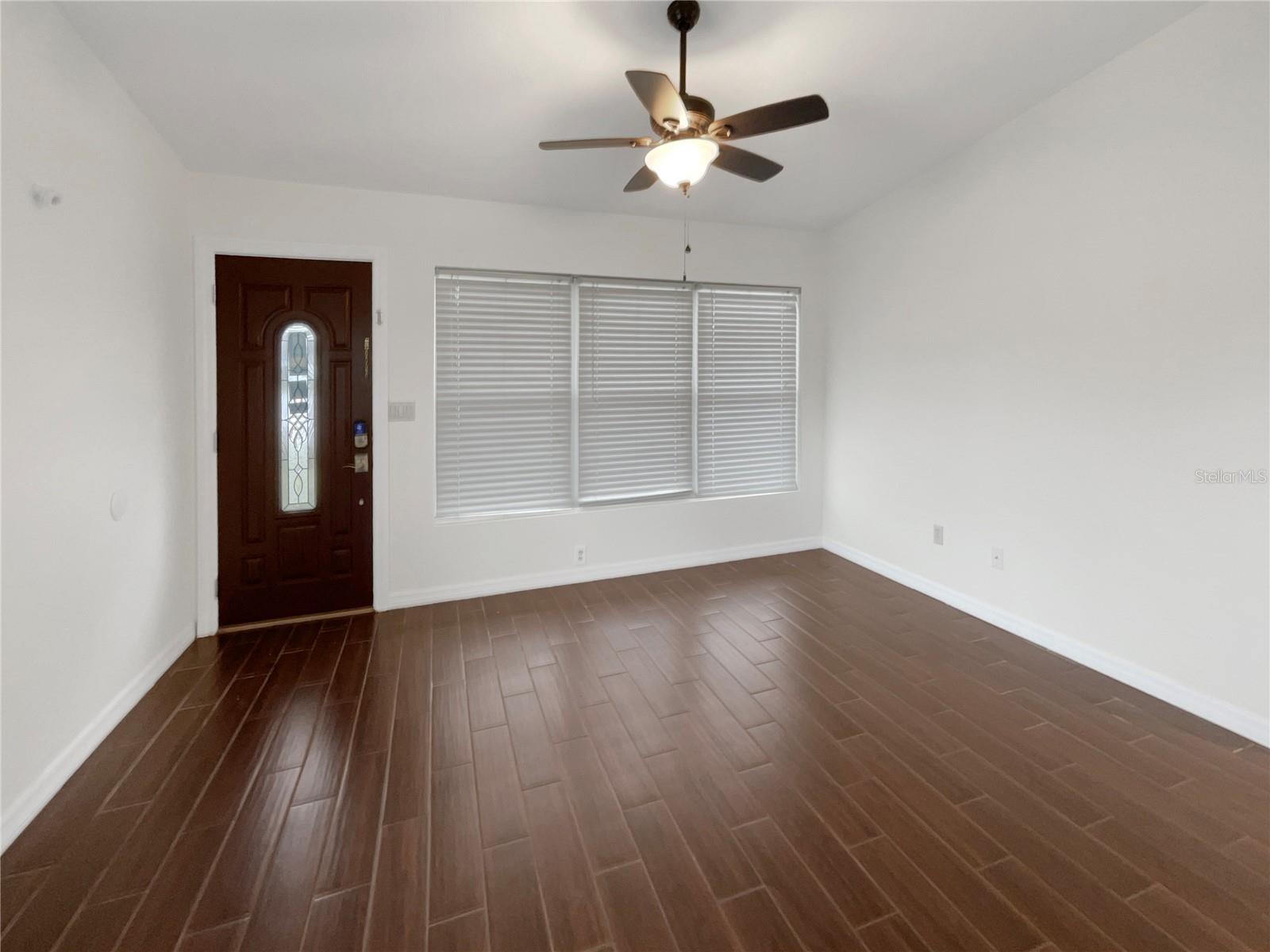 Image 22 of 23 For 930 School Street