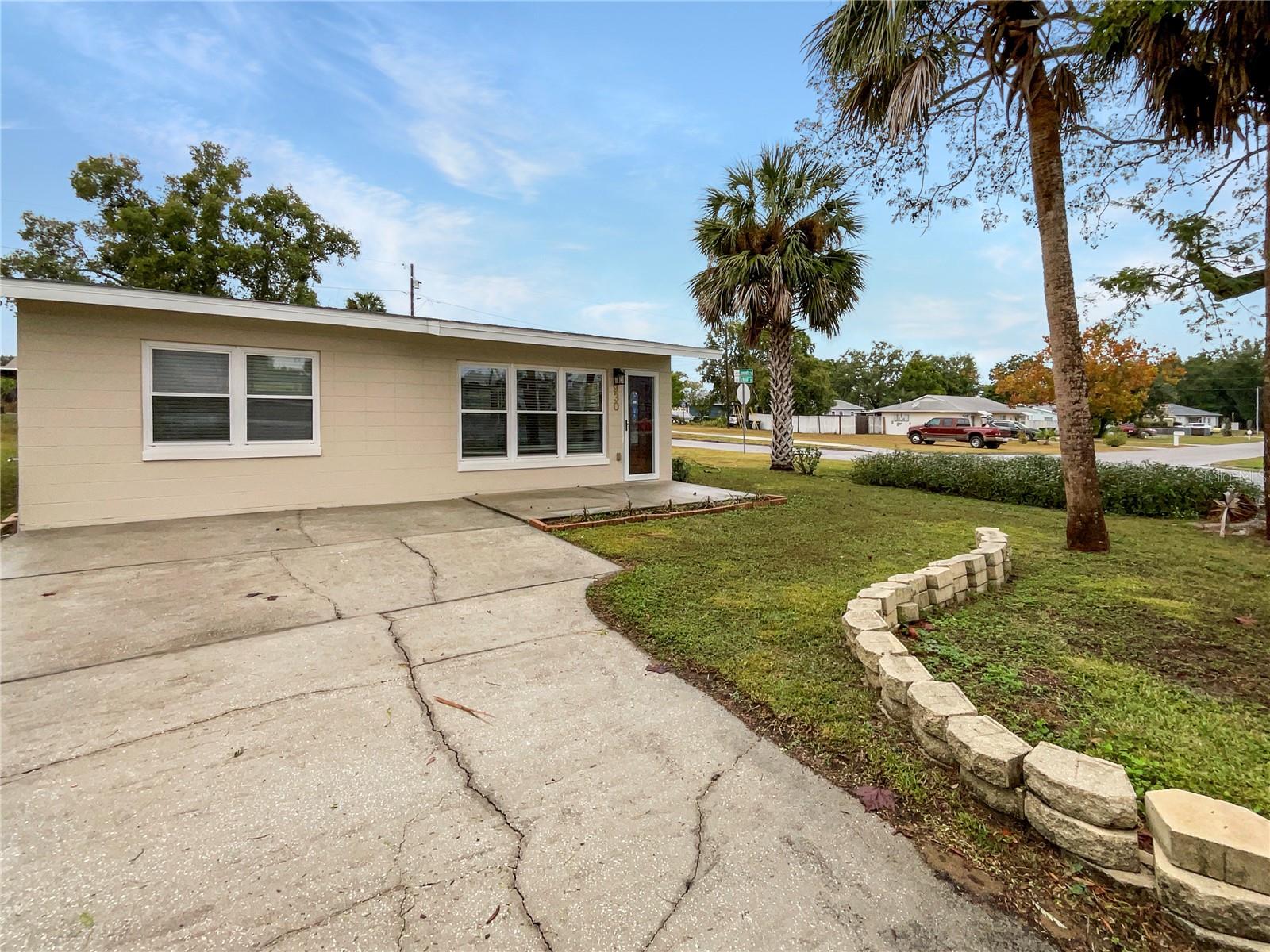 Image 6 of 23 For 930 School Street