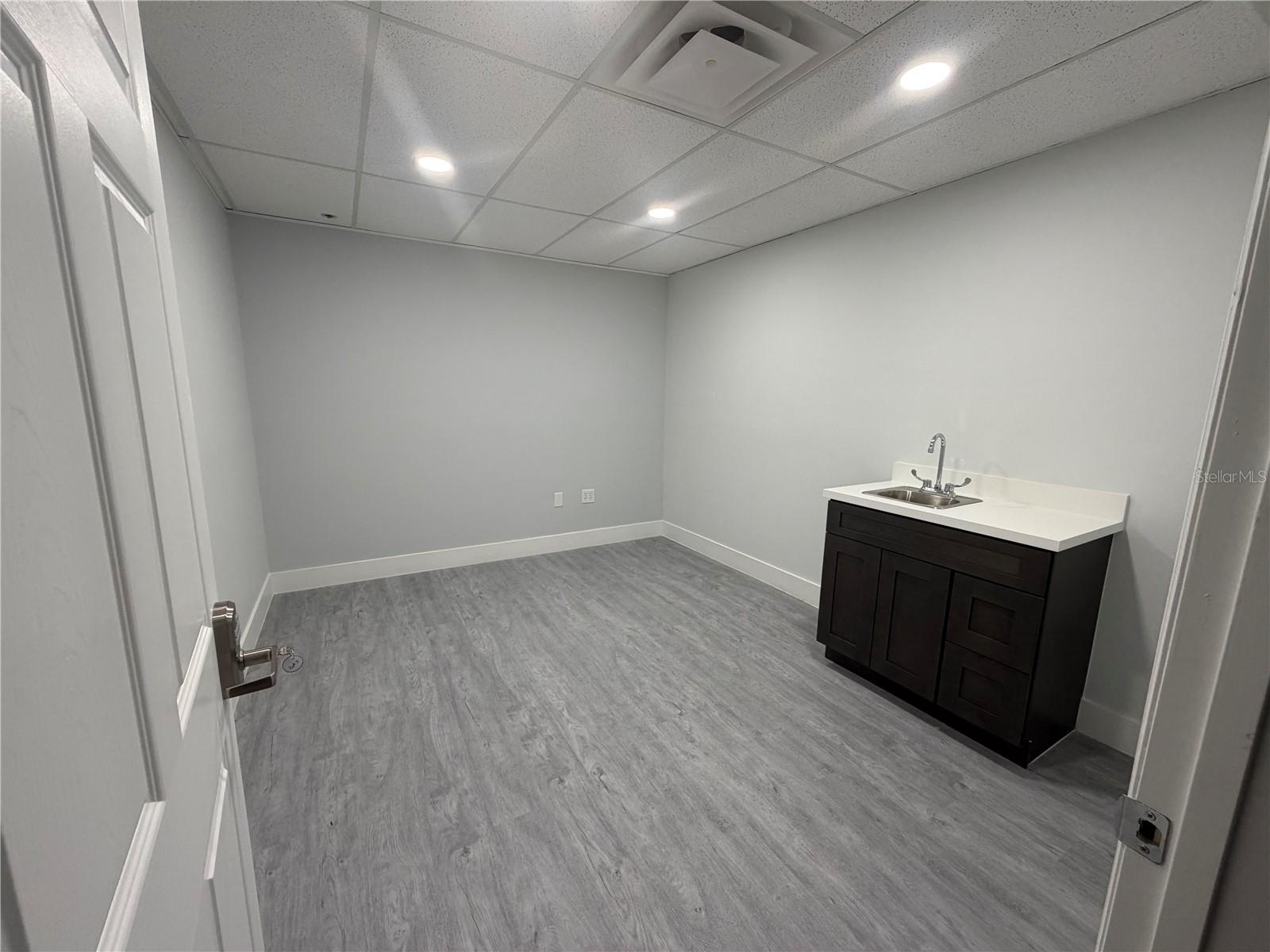 Image 4 of 10 For 587 State Road 434  2001