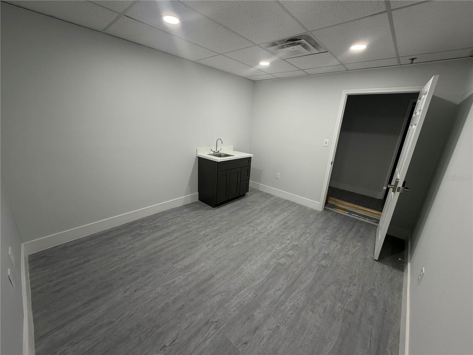 Image 5 of 10 For 587 State Road 434  2001