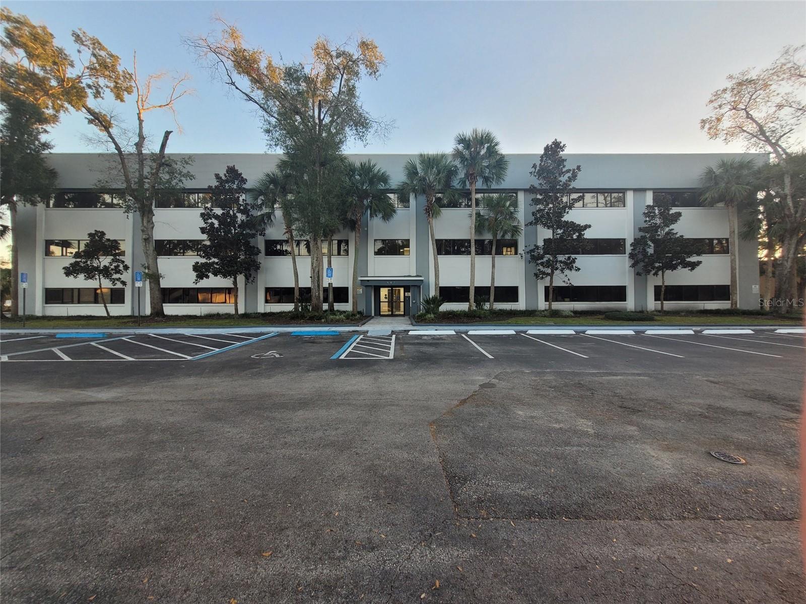 Image 9 of 10 For 587 State Road 434  2001