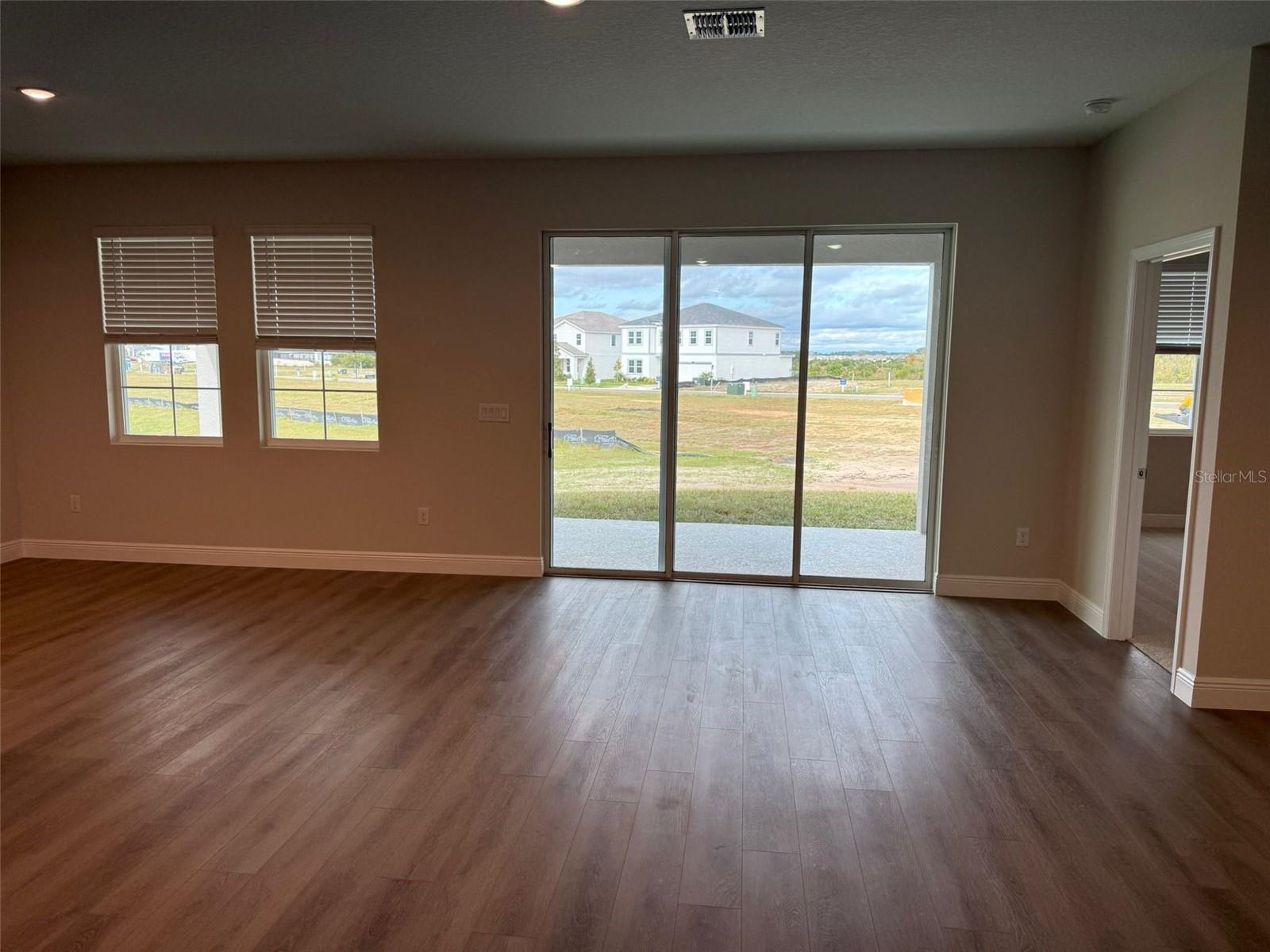 Image 8 of 20 For 9874 Surrey Rose Drive