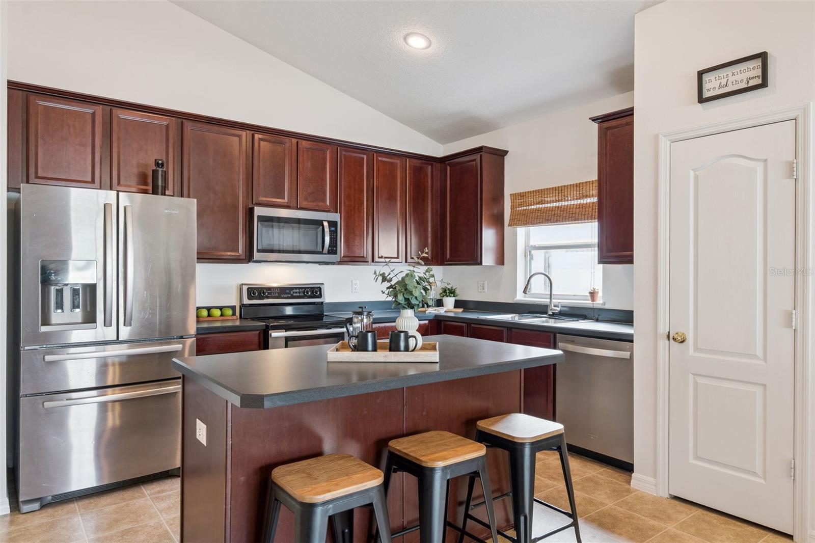 Image 8 of 46 For 290 Clydesdale Circle