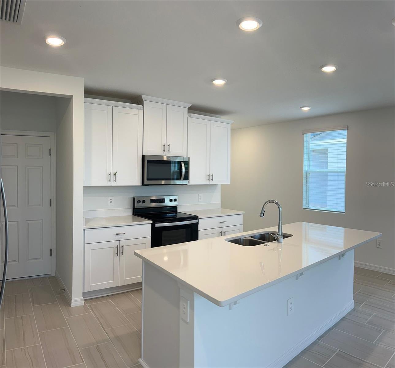 Image 2 of 8 For 16456 Happy Eagle Drive