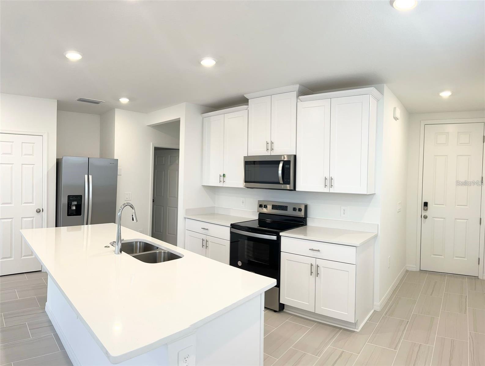 Image 4 of 8 For 16456 Happy Eagle Drive