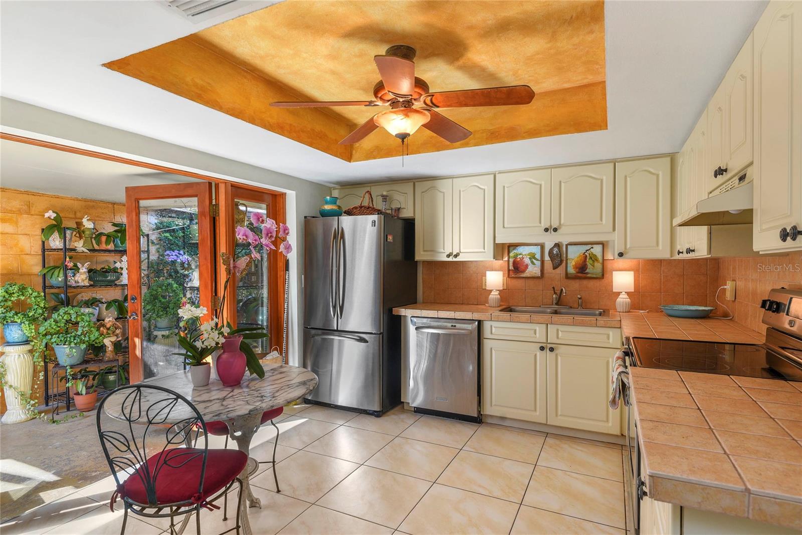 Image 16 of 38 For 2665 Tierra Circle