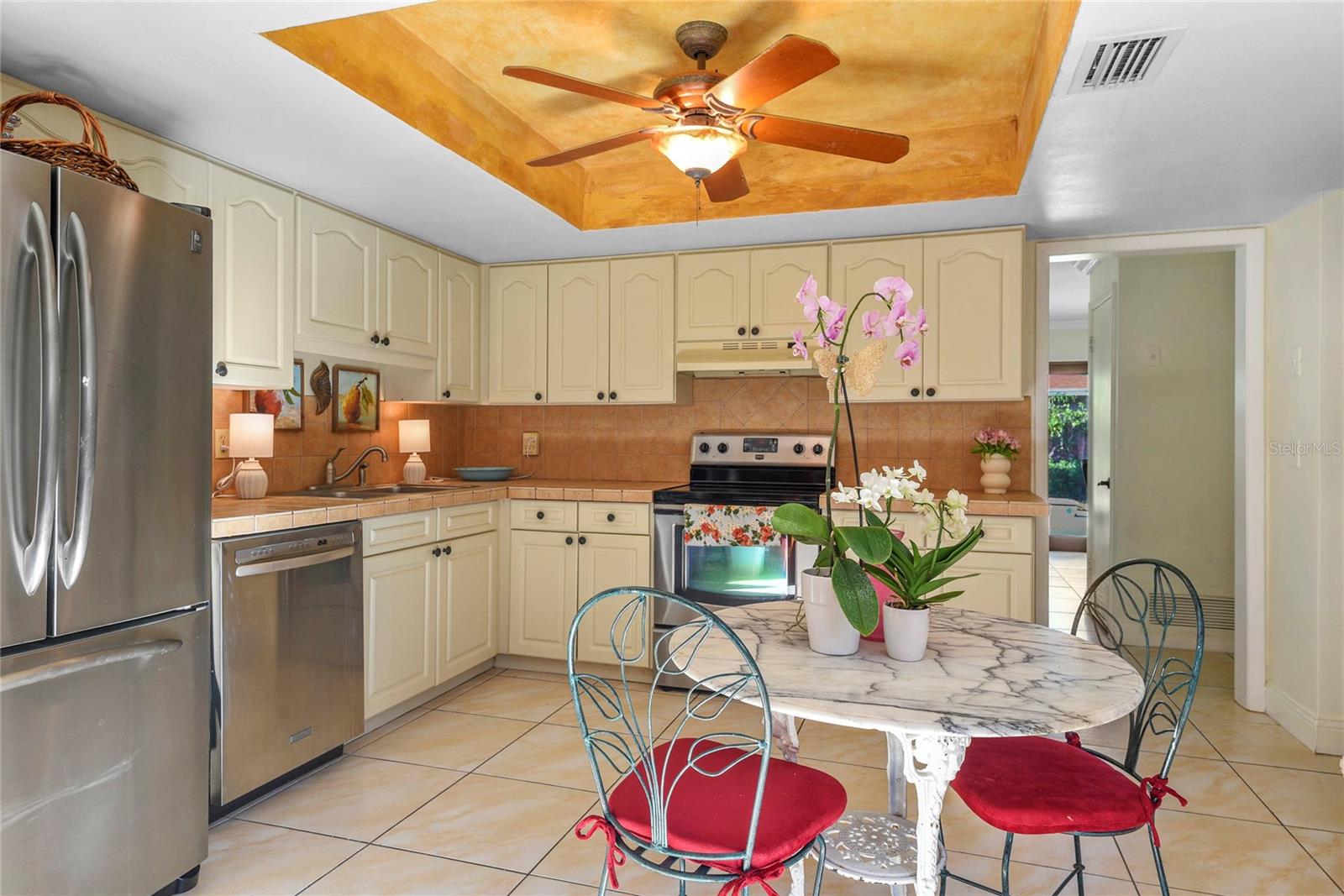 Image 17 of 38 For 2665 Tierra Circle