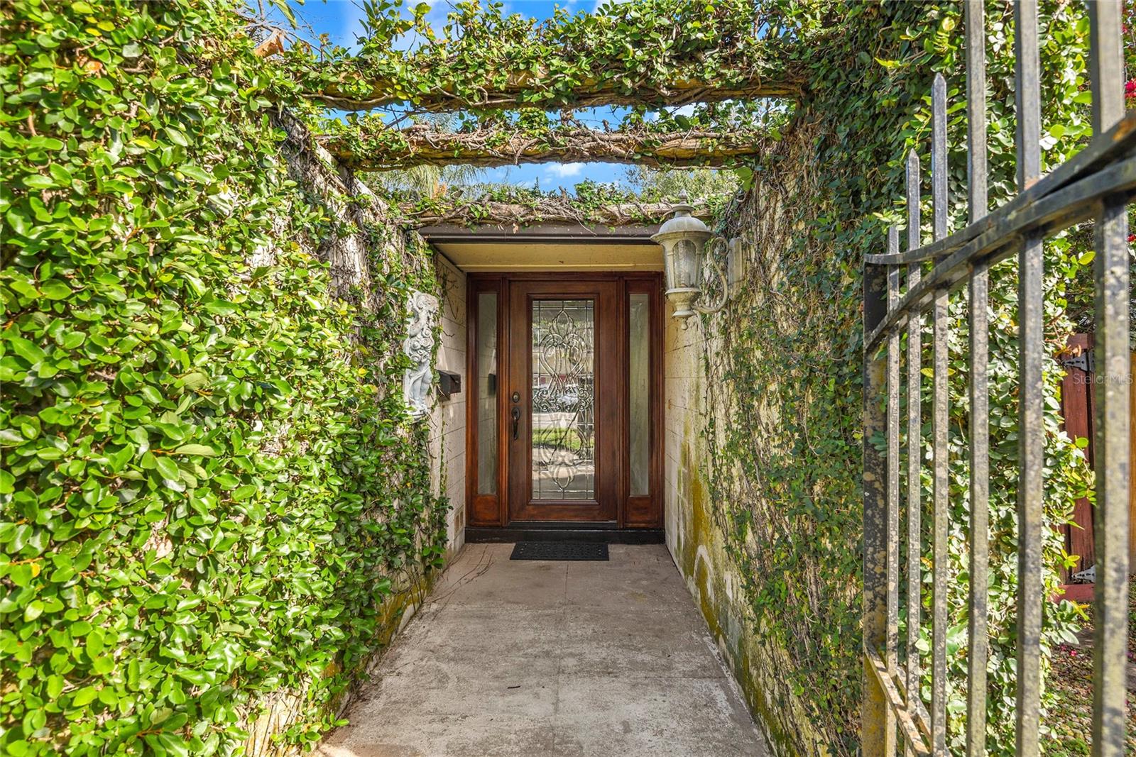 Image 3 of 38 For 2665 Tierra Circle