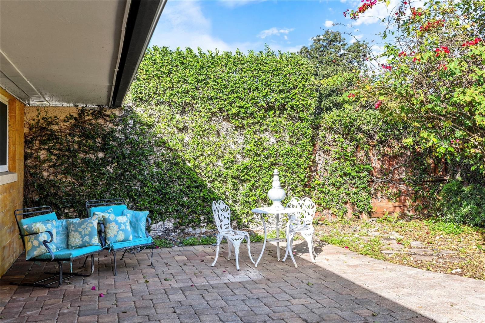 Image 36 of 38 For 2665 Tierra Circle