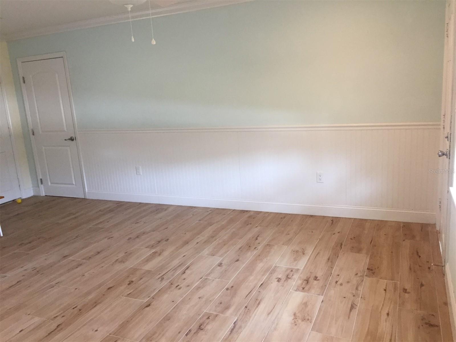 Image 11 of 12 For 7555 Magnolia Avenue