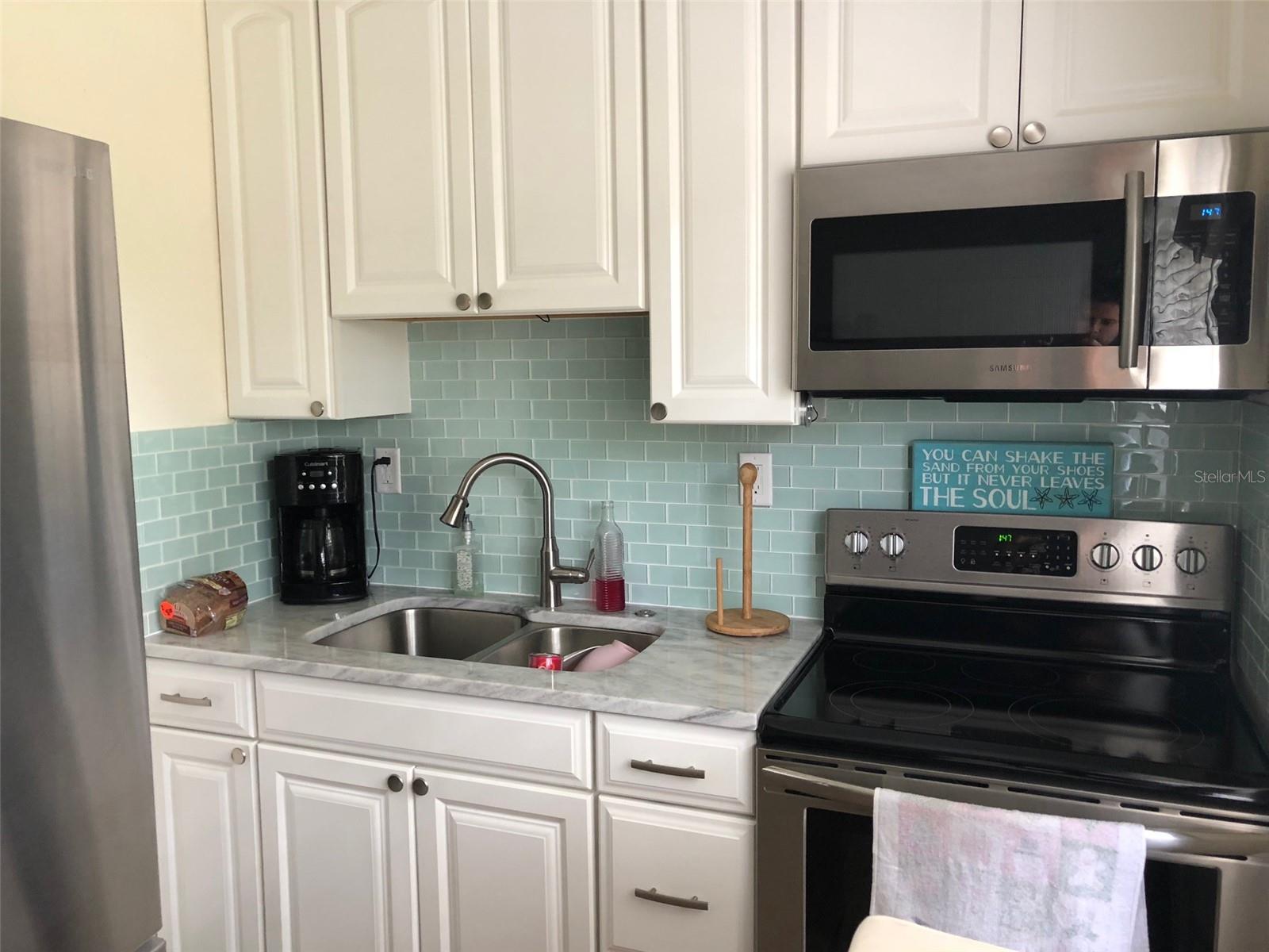 Image 4 of 12 For 7555 Magnolia Avenue